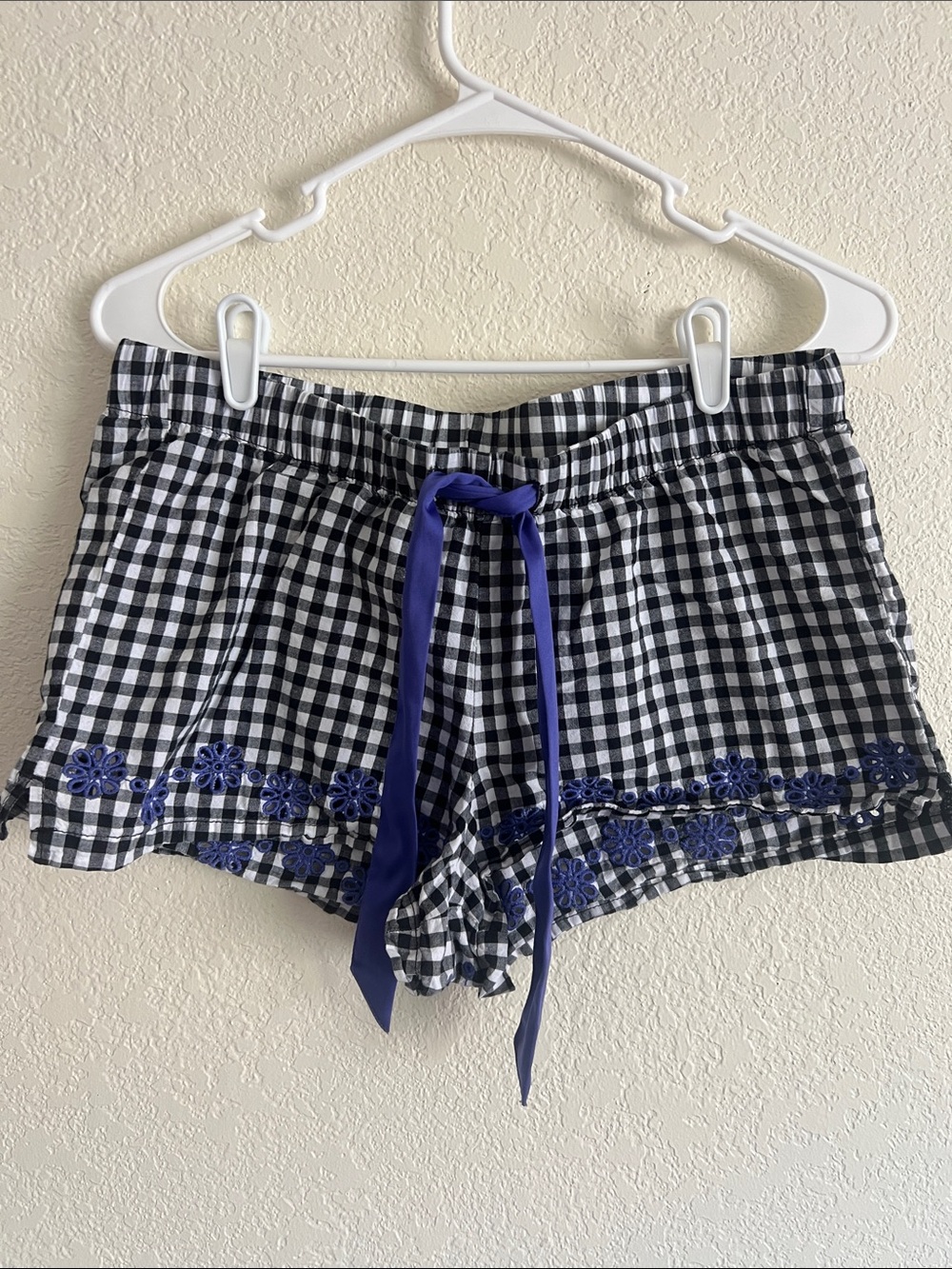 Old Navy Gingham Shorts - Picture 1 of 3